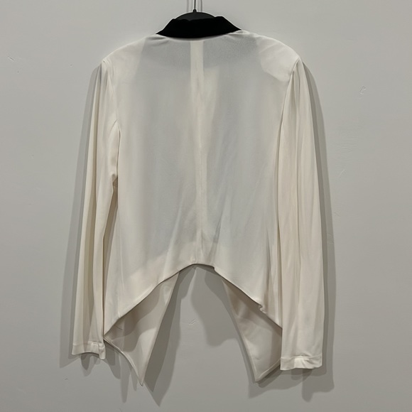 BCBG generation off white and black blazer. Size M. - Picture 2 of 4